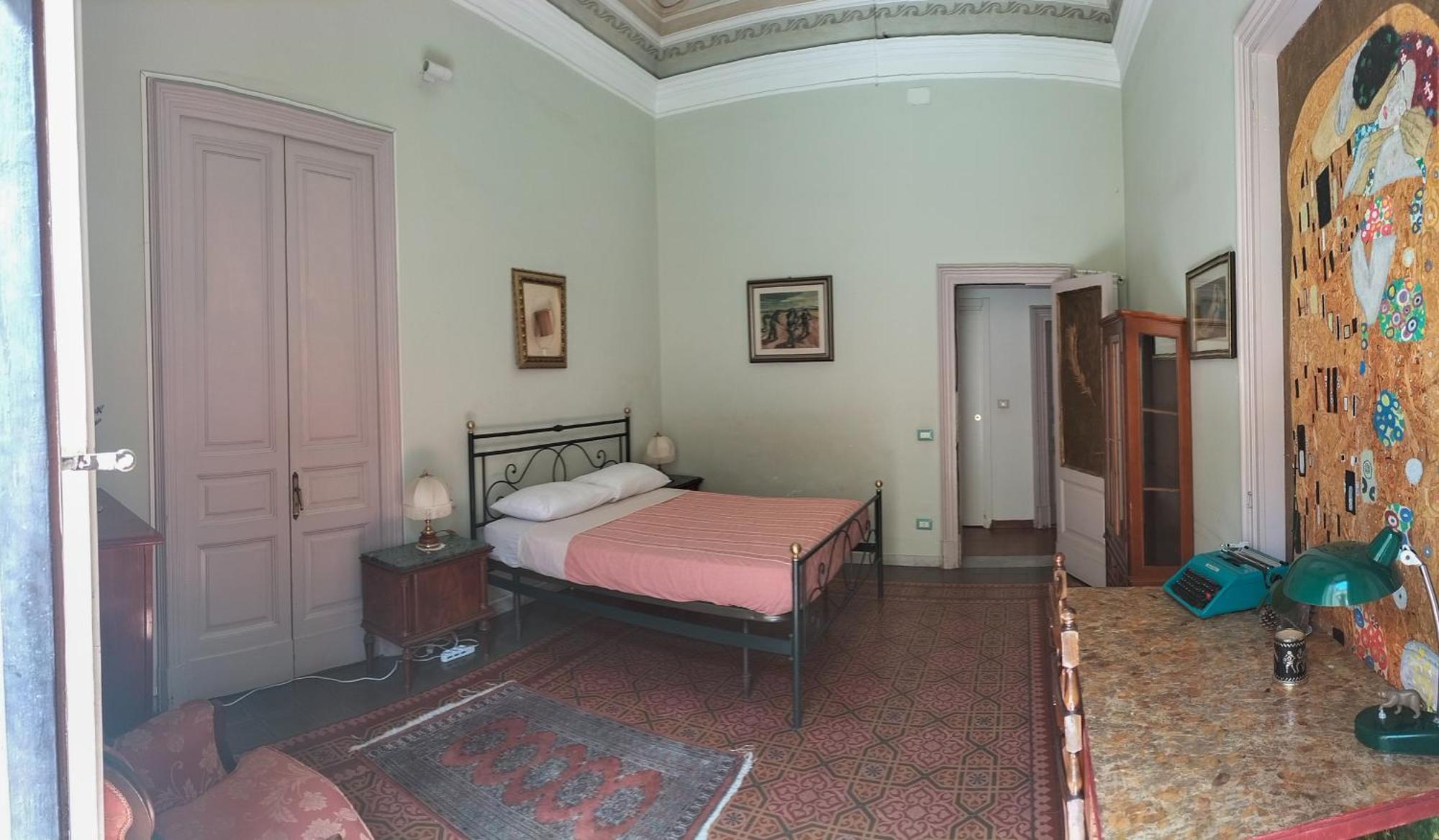 Casa Verdi - House Of Travelers Катания Экстерьер фото
