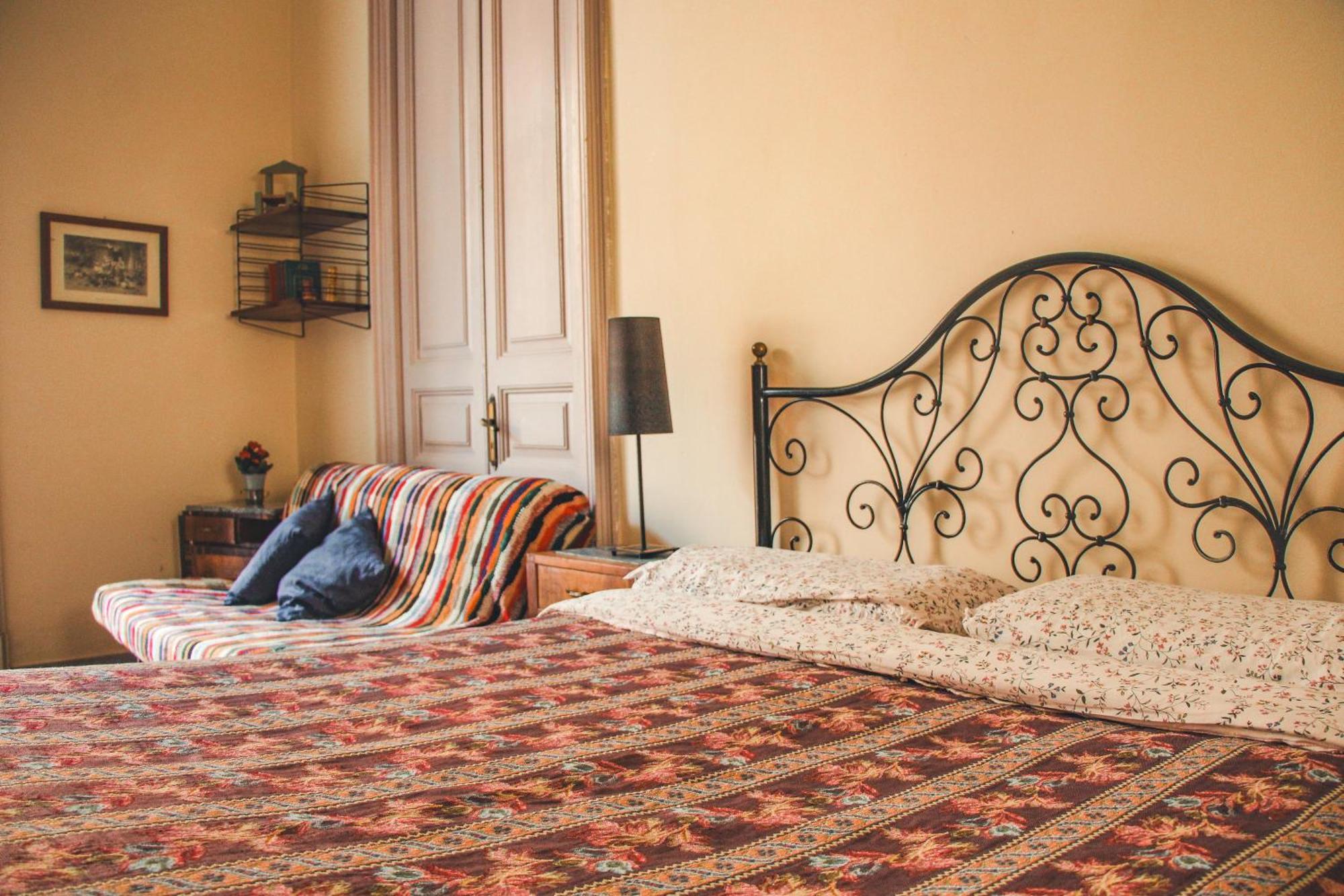 Casa Verdi - House Of Travelers Катания Экстерьер фото
