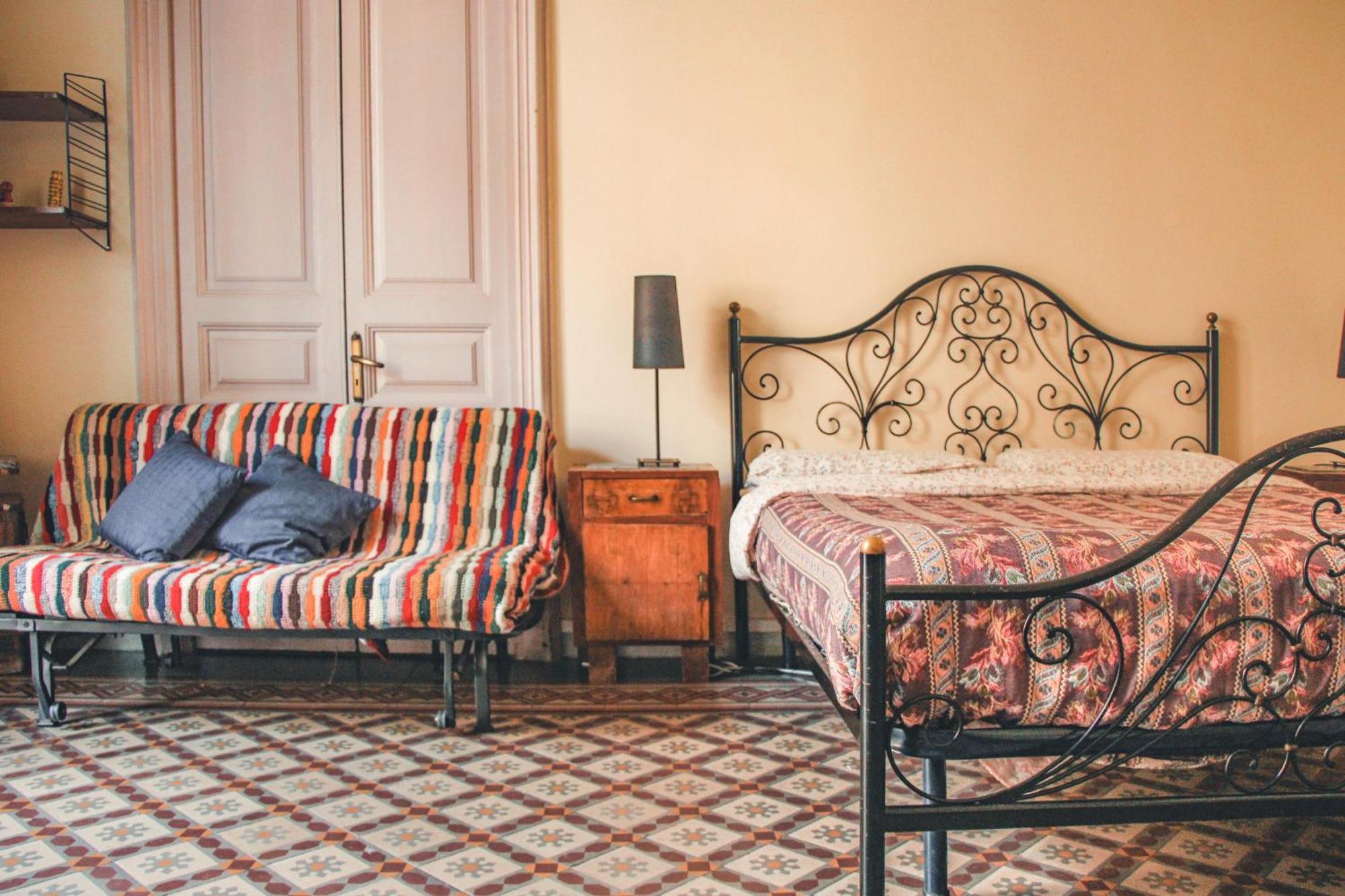 Casa Verdi - House Of Travelers Катания Экстерьер фото