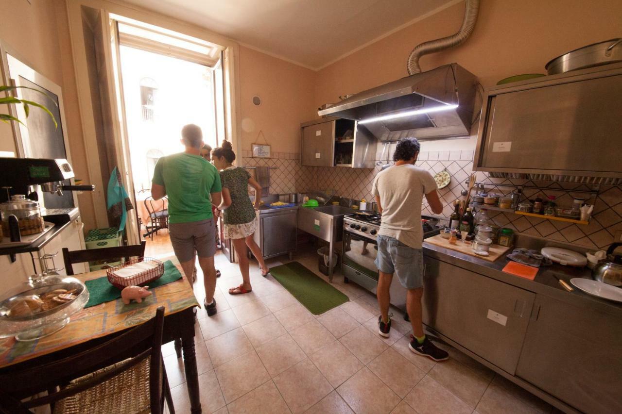 Casa Verdi - House Of Travelers Катания Экстерьер фото